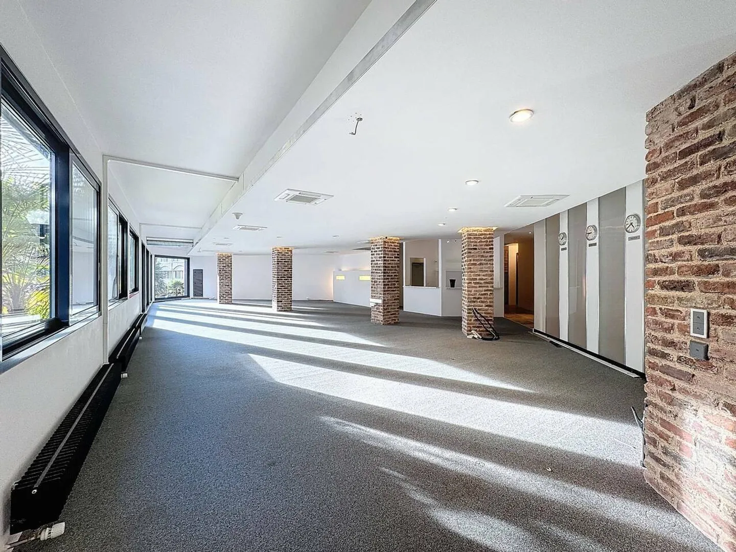 Grande loft in pieno centro - Foto 3 di 11