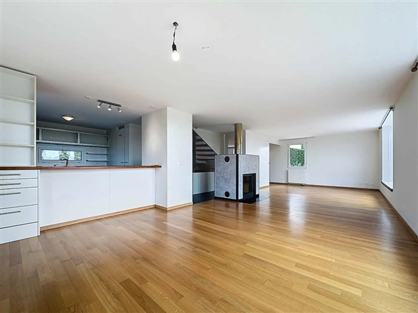 Detached villa with 7.5 rooms, just a stone's throw from the village - Photo 2 of 13