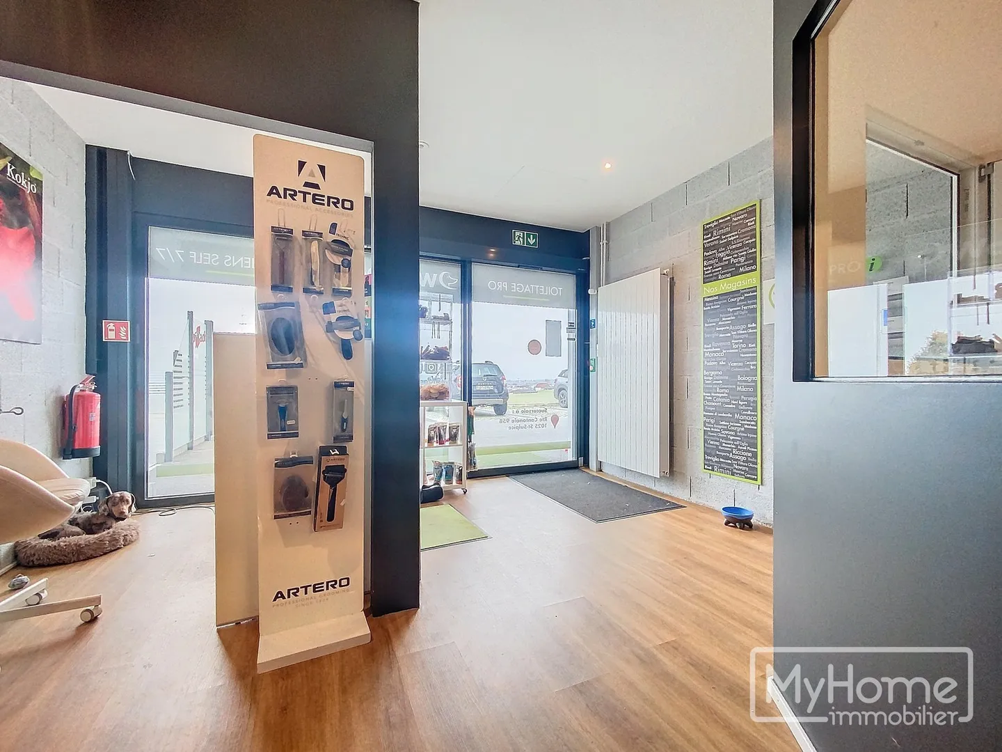 Spazio commerciale al piano terra - Foto 1 di 4