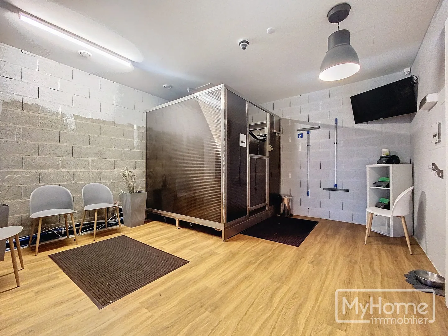 Spazio commerciale al piano terra - Foto 2 di 4