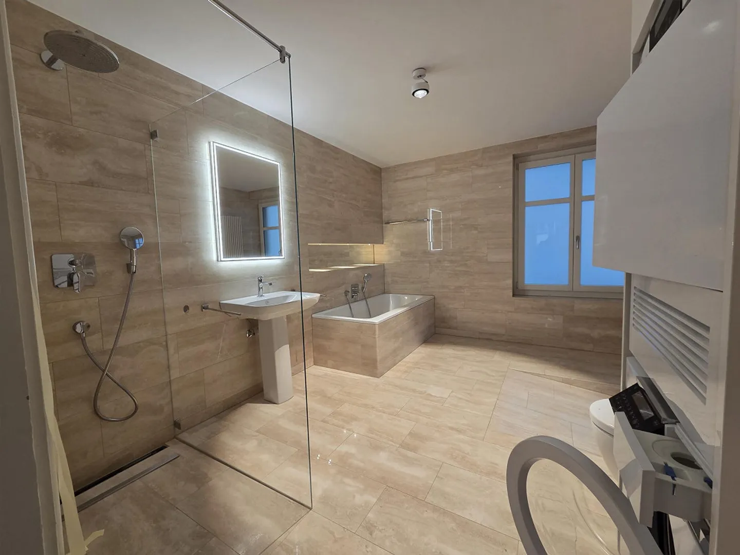 Appartement de haute qualité dans un emplacement central - Photo 4 sur 5