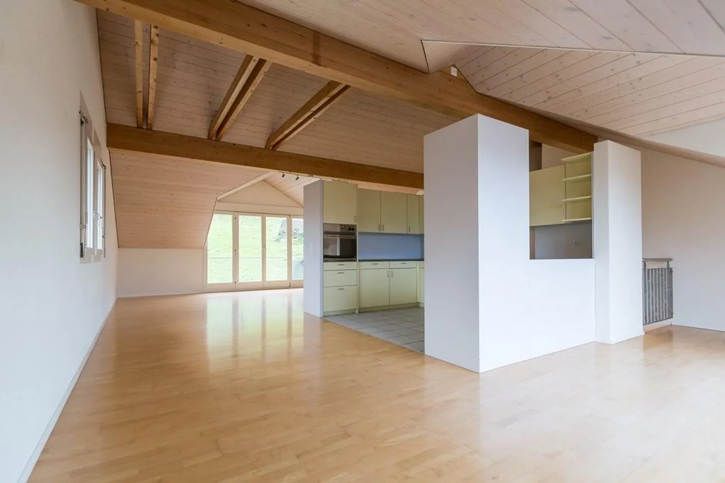 Beautiful 5.5-room maisonette apartment with stunning views - Photo 1 of 12