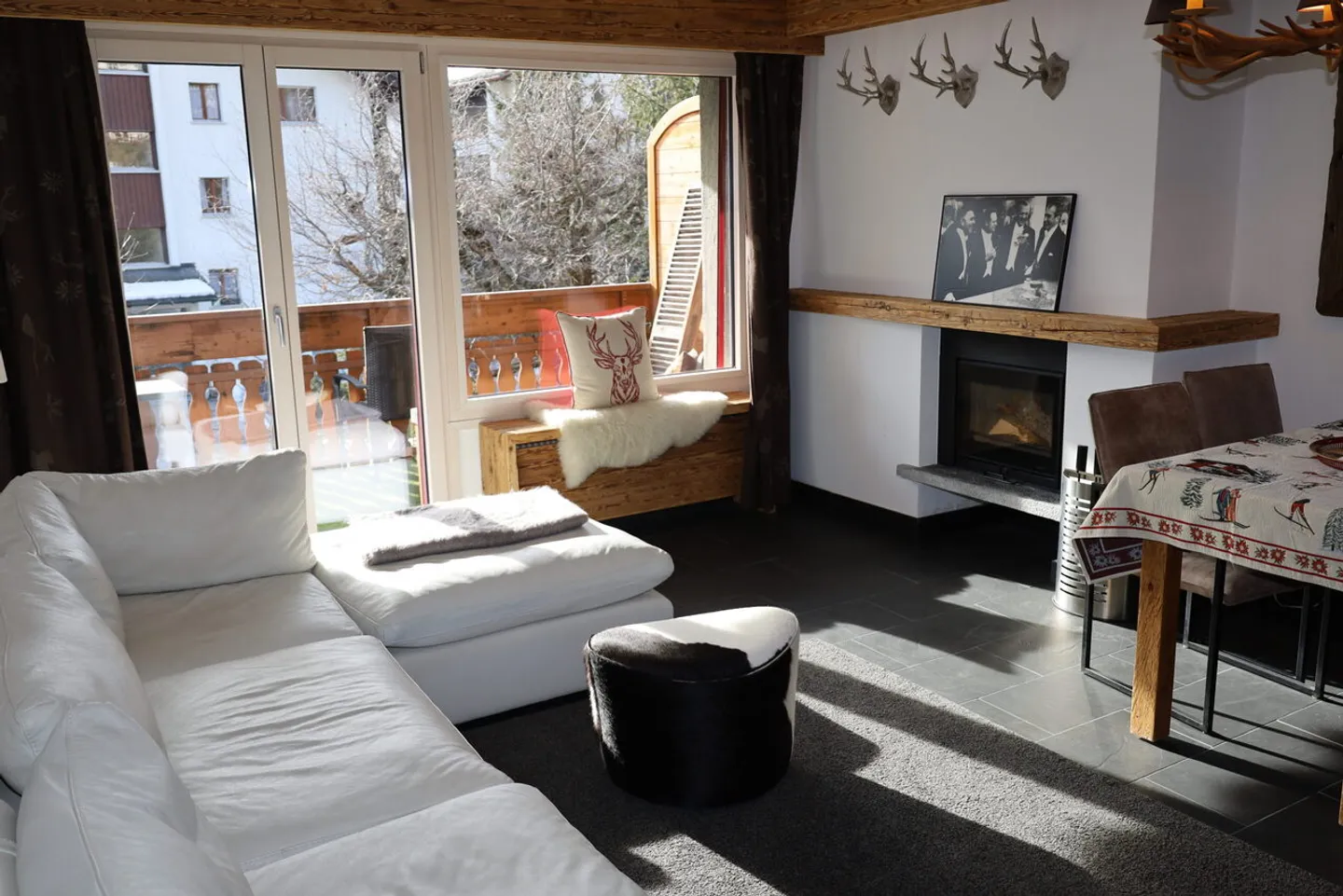 For rent, a charming 3.5-room apartment in Crans-Montana - Photo 3 of 17