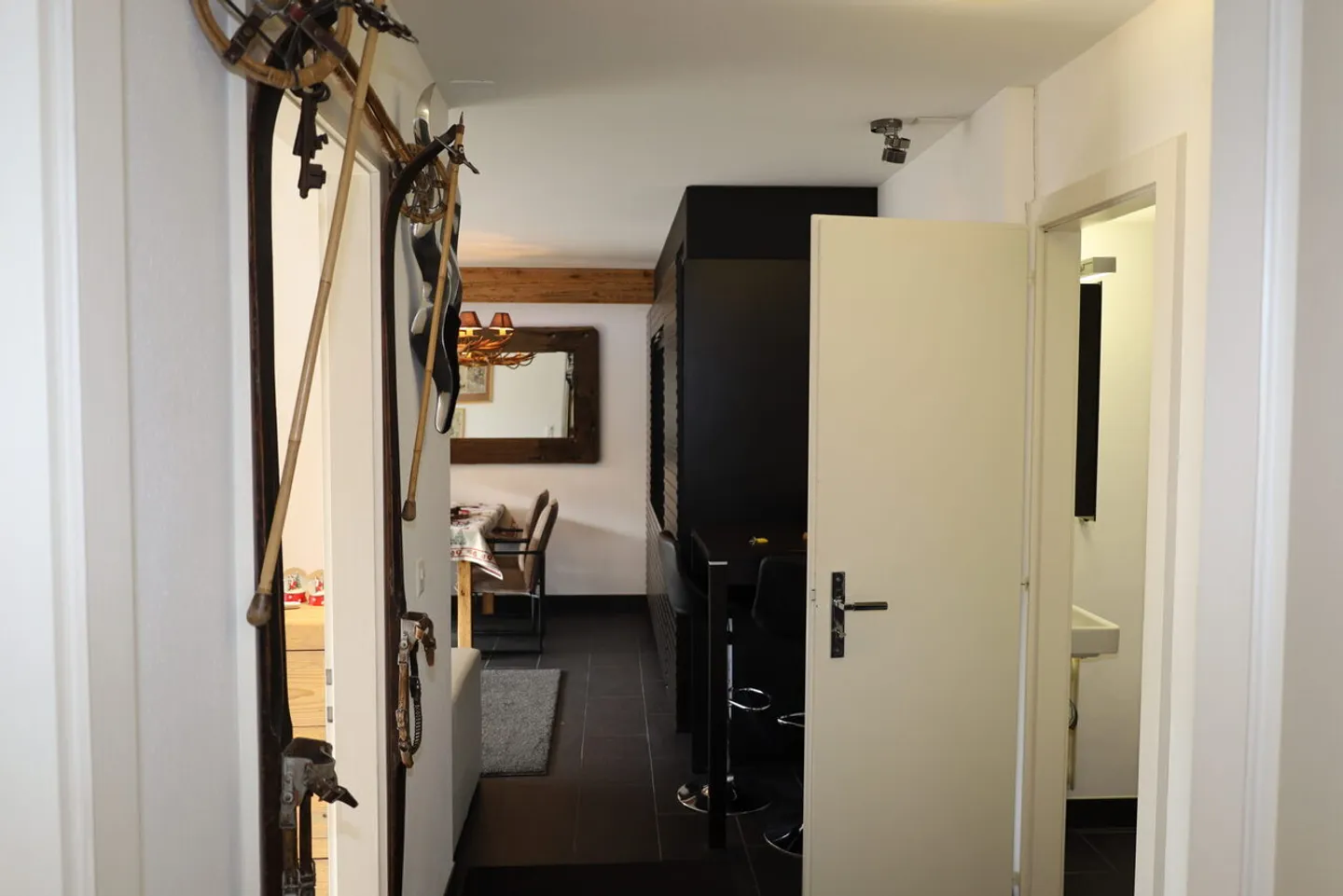 For rent, a charming 3.5-room apartment in Crans-Montana - Photo 13 of 17