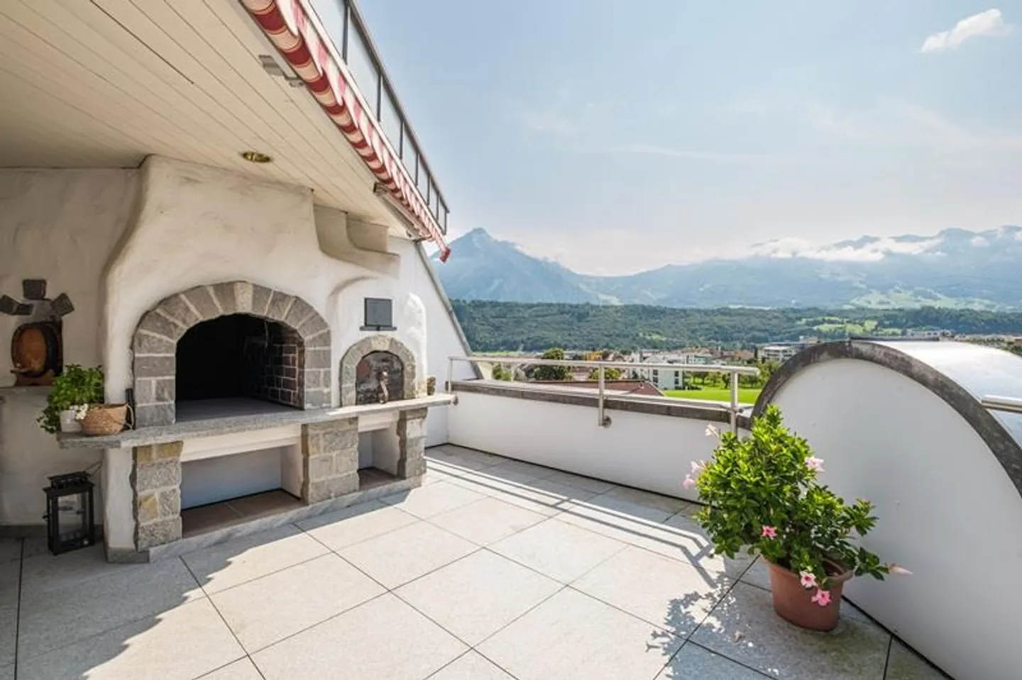 Vivere spazioso con vista e tranquillità - Foto 1 di 5
