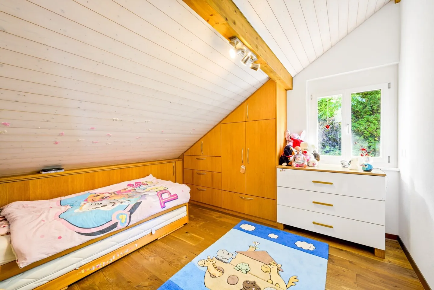 Casa bifamiliare esclusiva con privacy e tanto verde - Foto 11 di 16