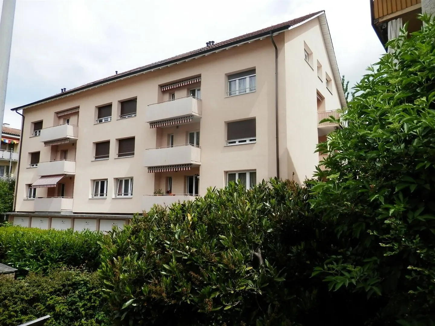 DO YOU LIKE TO LIVE in a quiet, well-kept environment? - Photo 1 of 5