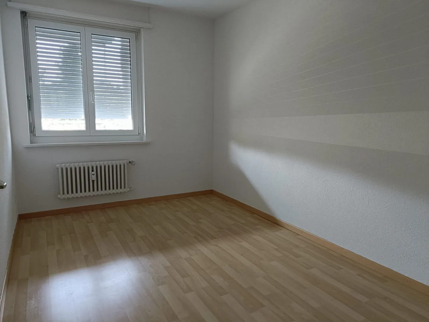 Renovated 4.5-room apartment in a quiet location with balcony - Photo 3 of 9