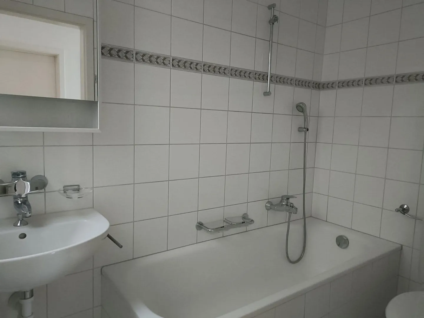 Renovated 4.5-room apartment in a quiet location with balcony - Photo 7 of 9