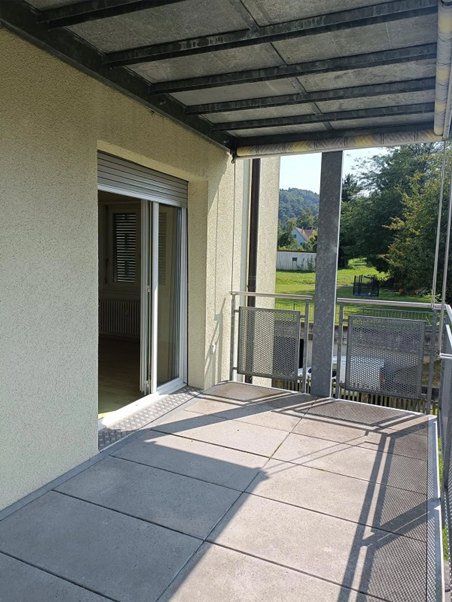 Renovated 4.5-room apartment in a quiet location with balcony - Photo 8 of 9