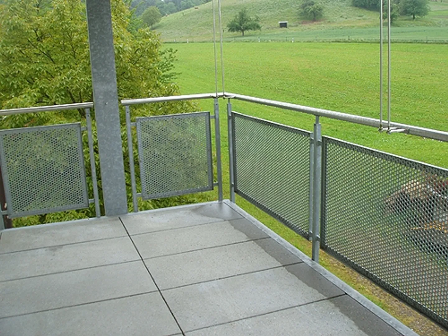 Renovated 4.5-room apartment in a quiet location with balcony - Photo 9 of 9