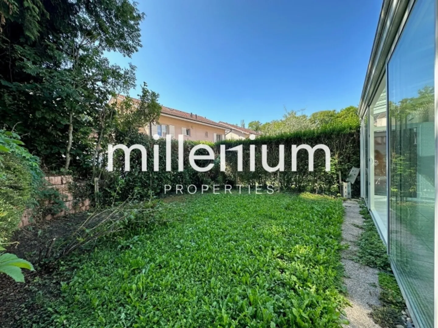 Familienhaus mit Garten in Bellevue - Foto 2 von 11