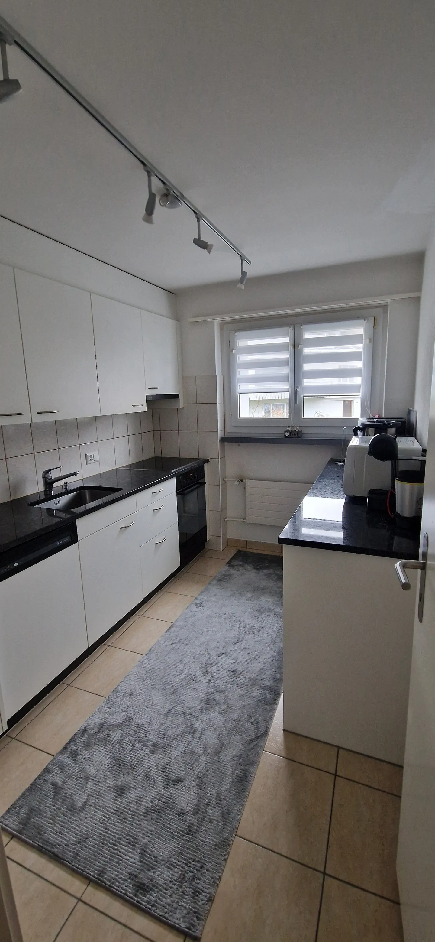 Luminoso appartamento di 4 stanze al piano rialzato a Hägglingen - Foto 4 di 8