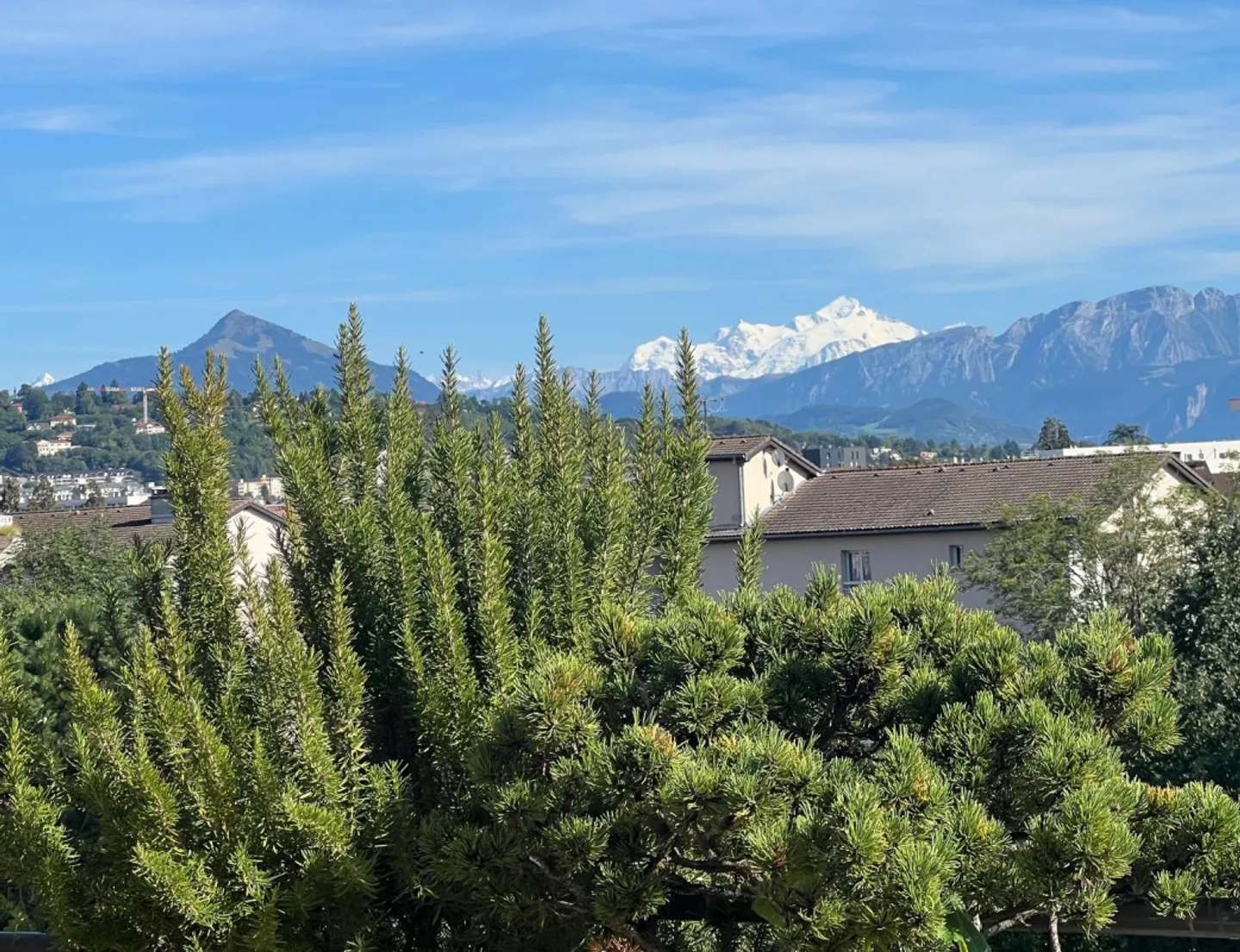 ATTIQUE DE RÊVE AVEC TERRASSES. VUE DU MONT-BLANC AU JURA! PROCHE DE PUPLINGE - Photo 1 sur 11