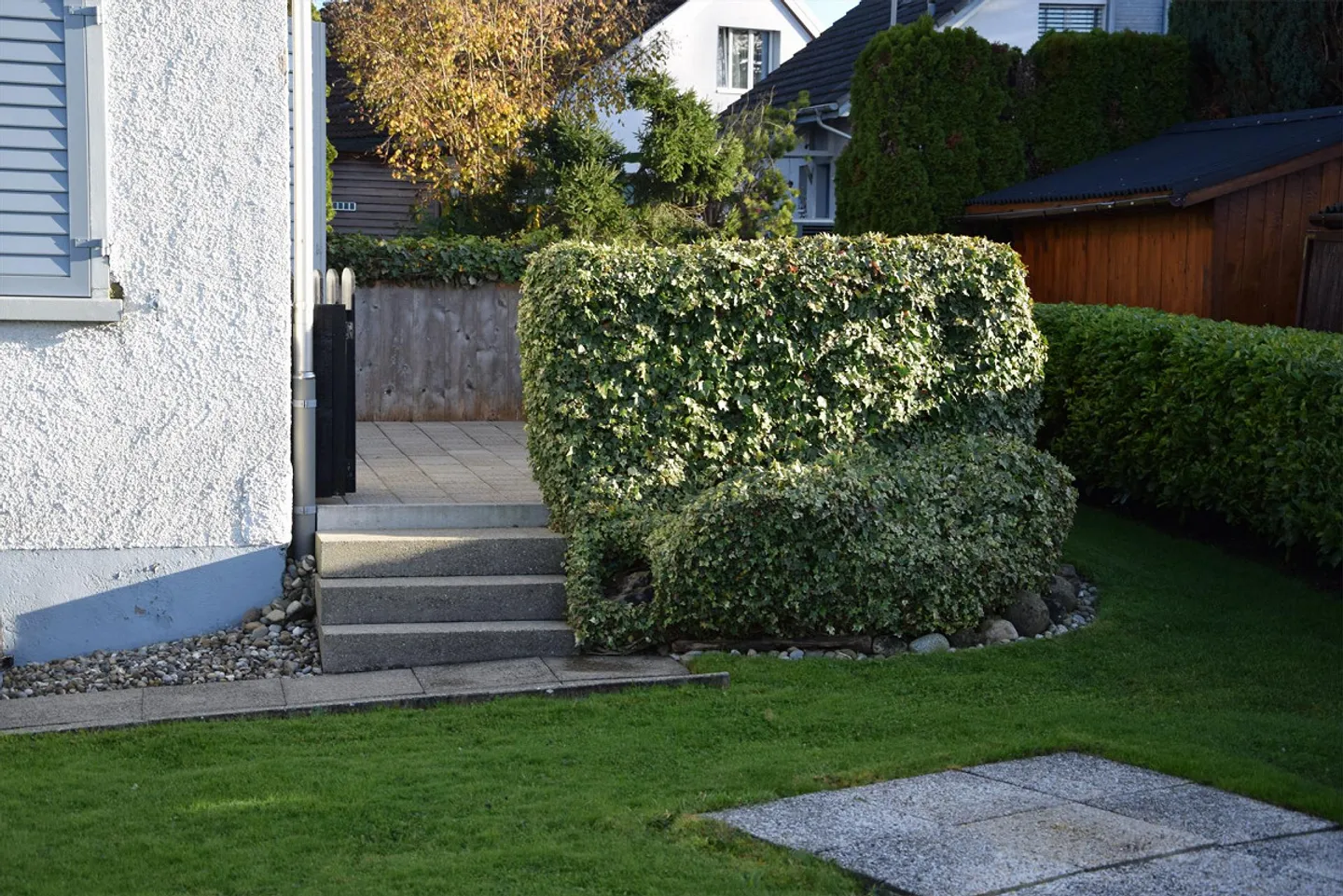 Detached single-family house with separate garage - Photo 7 of 16