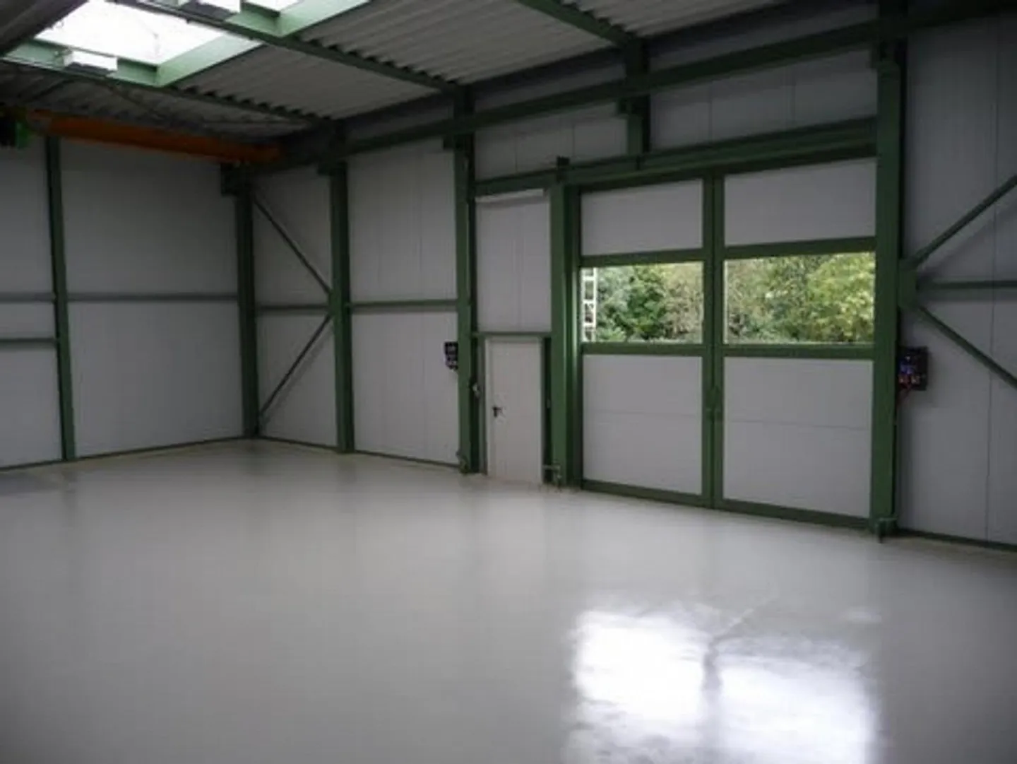 Officina con appartamento di 4,5 stanze - Foto 4 di 13