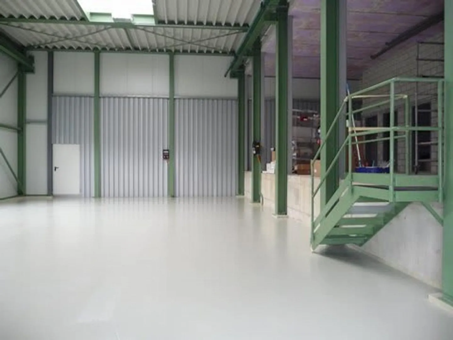 Officina con appartamento di 4,5 stanze - Foto 5 di 13