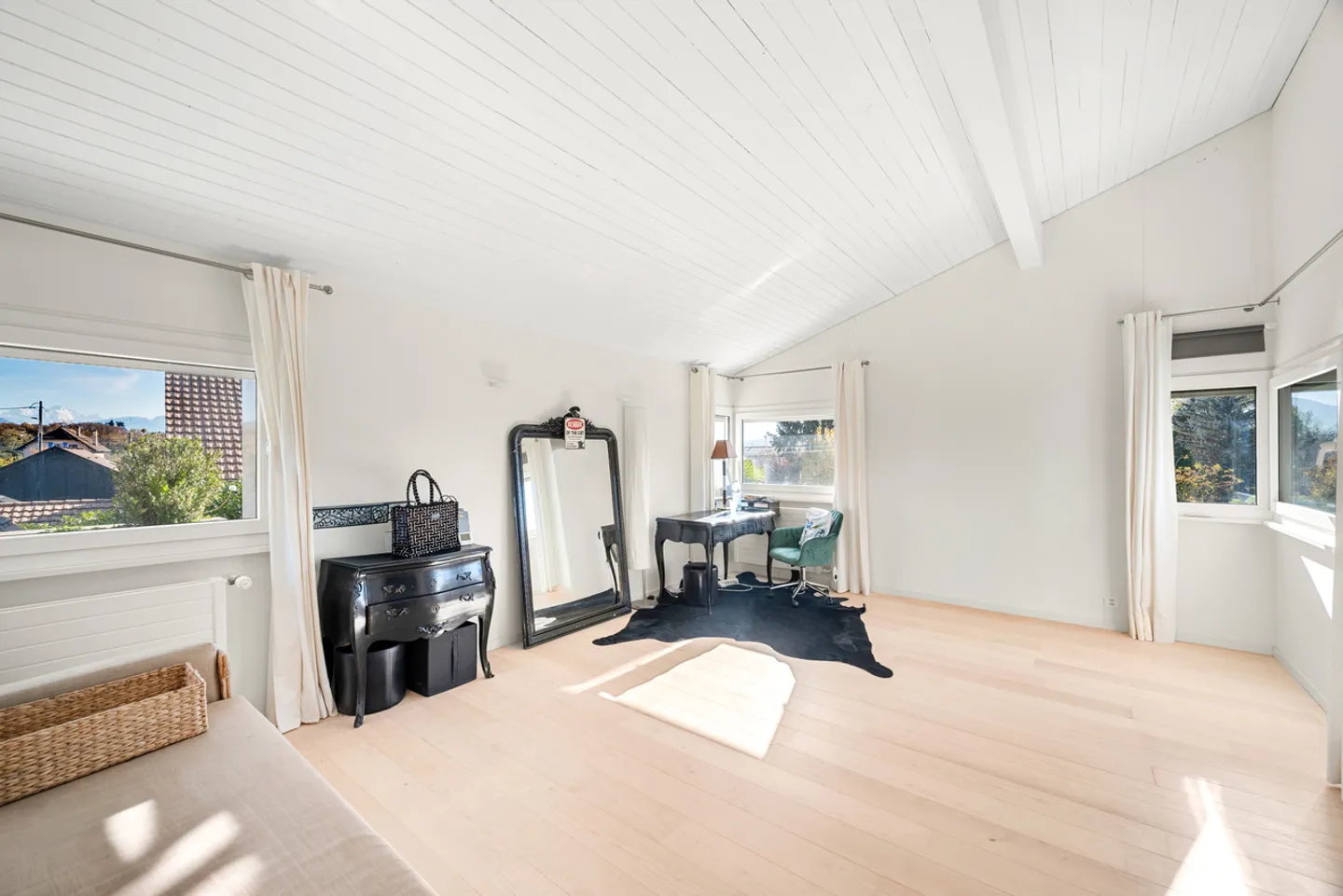 Architect-designed house in the heart of the Geneva countryside, Left Bank - Photo 19 of 19