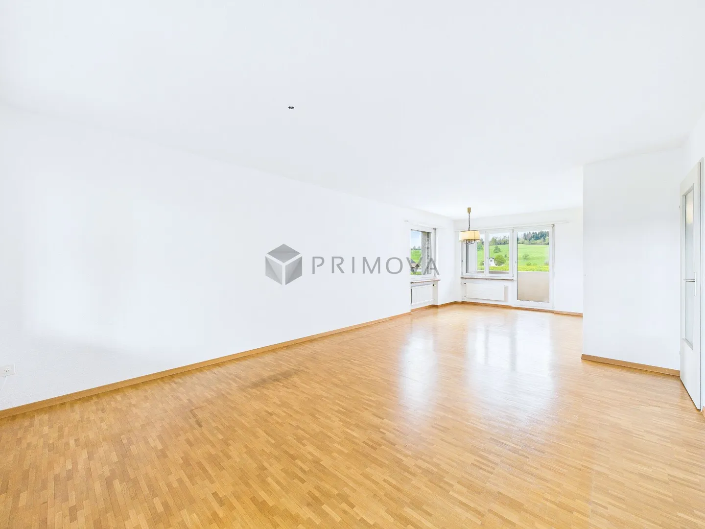 Eschenbacher Nest mit viel Potenzial und Extra-Raum: 4.5 Zimmer und Hobby-Oase - Photo 4 sur 10