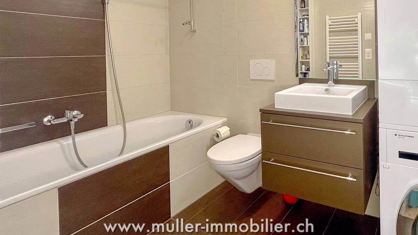 Schöne moderne Wohnung in einer grünen Umgebung - Foto 8 von 12