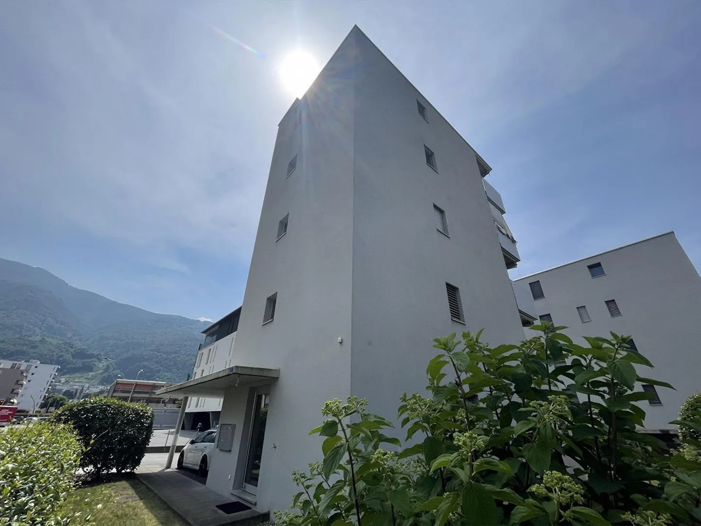 UNMISSABLE 2.5 APARTMENT IN CENTRAL AREA - Photo 2 of 12