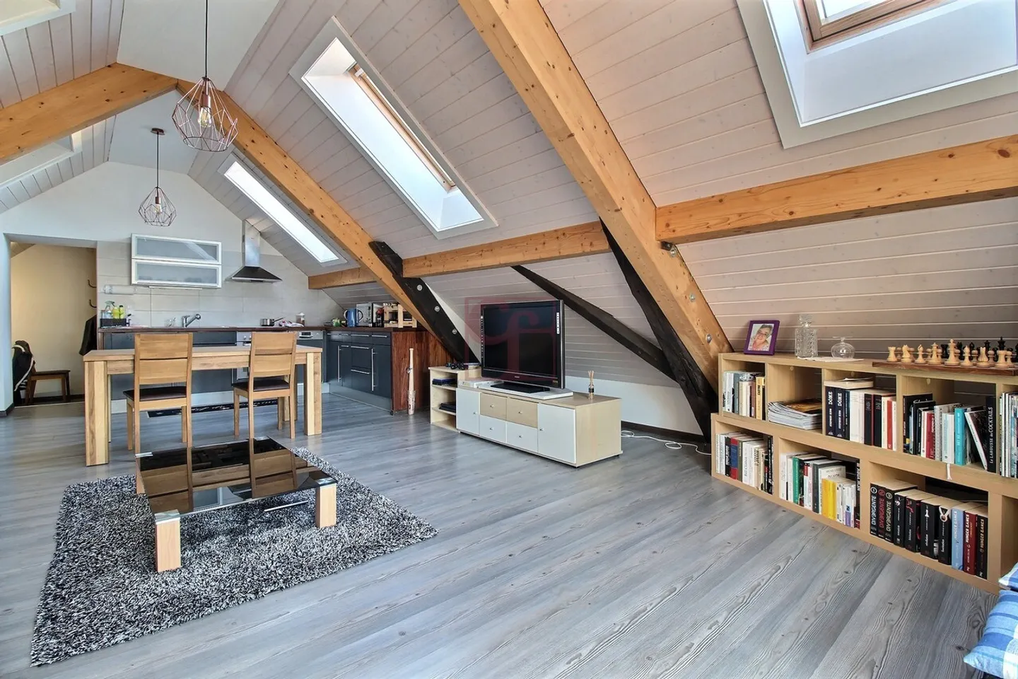 Superb apartment in the heart of the city of Bulle - Photo 2 of 7