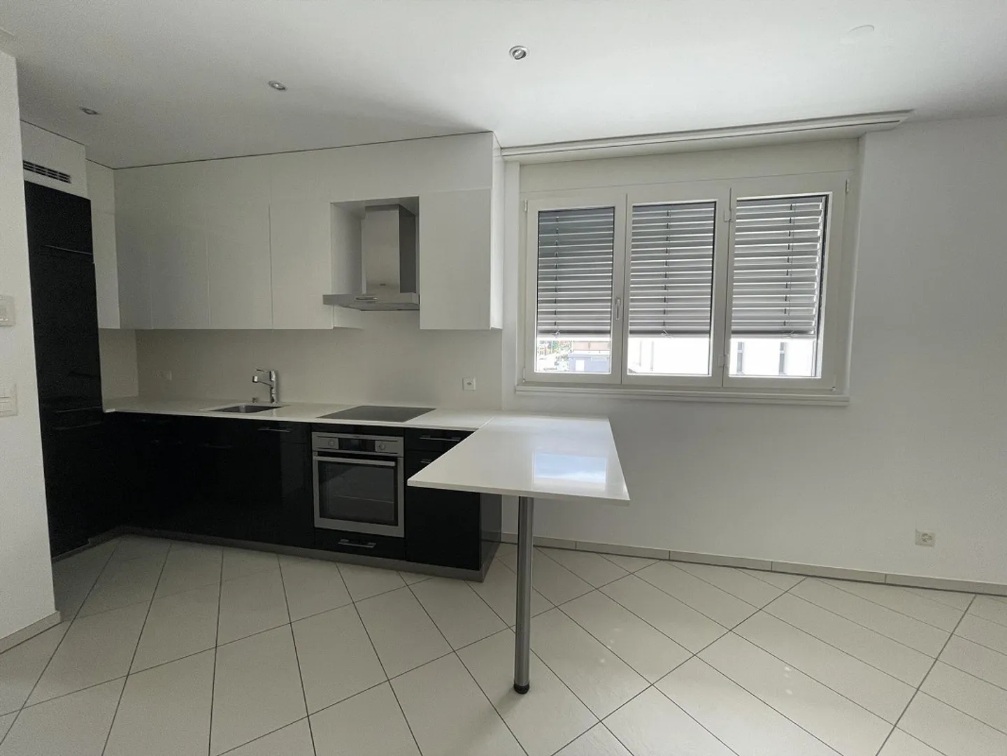 UNMISSABLE 2.5 APARTMENT IN CENTRAL AREA - Photo 5 of 12