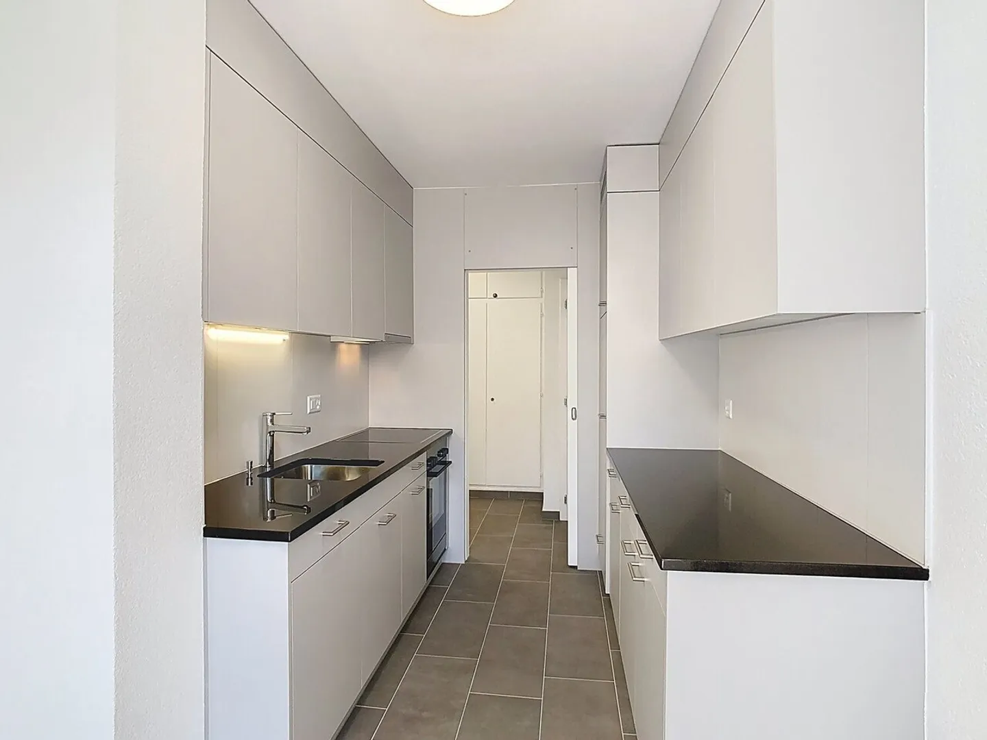 Charming accommodation very well located and completely renovated - Photo 2 of 13