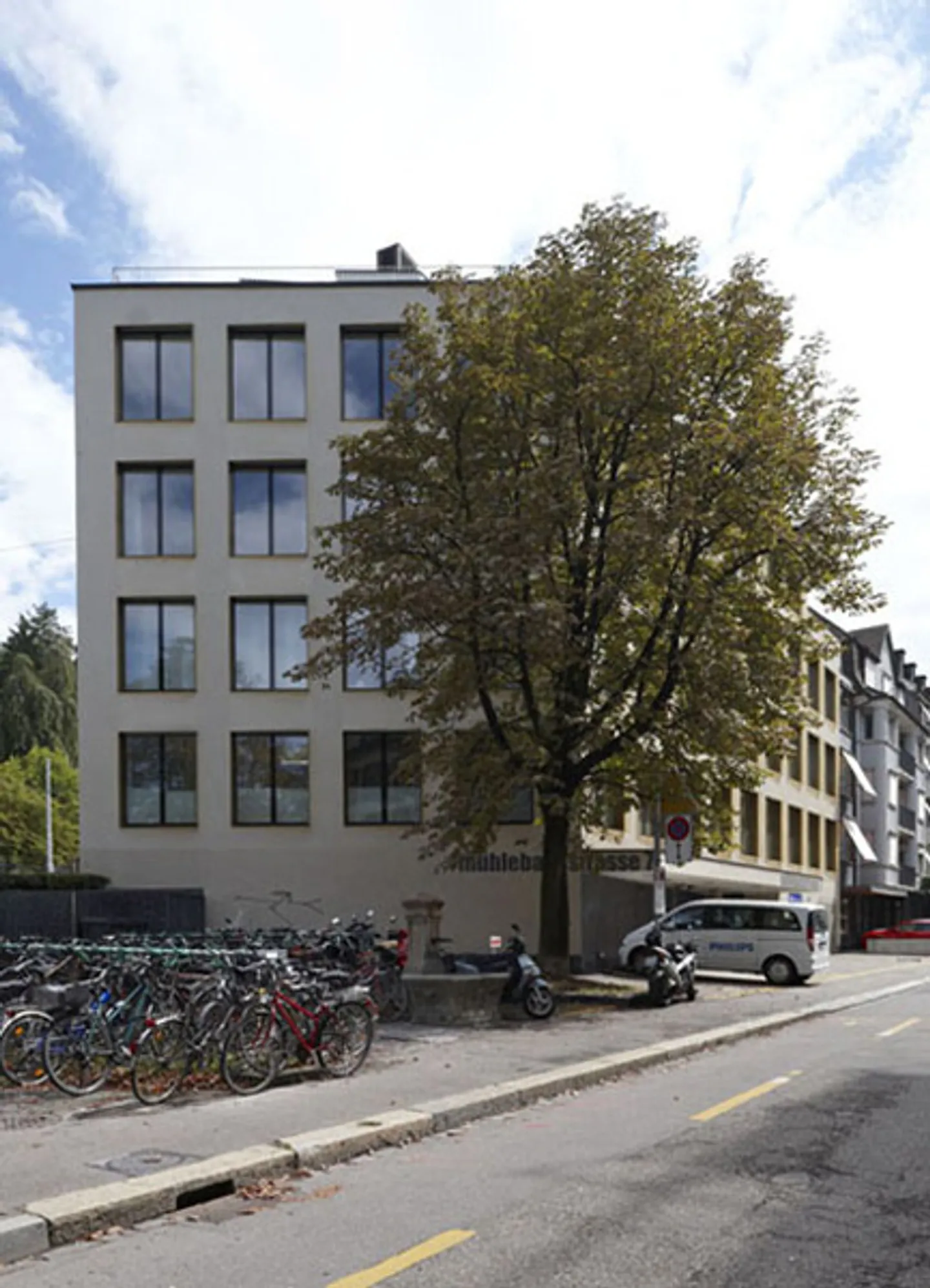 Unterirdischer Parkplatz - Foto 2 von 4