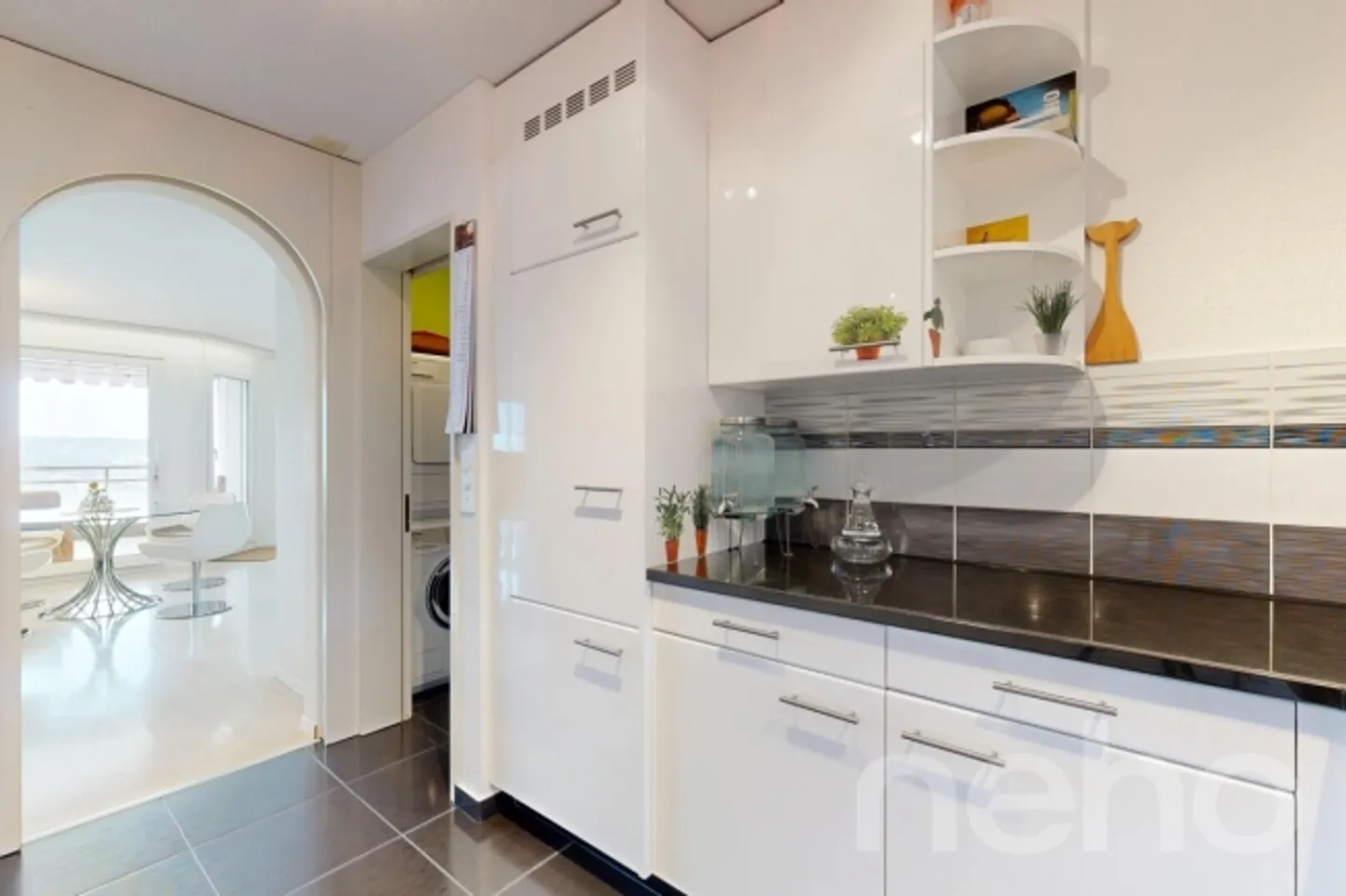 «Charmevolle 3.5-Zimmer-Wohnung mit atemberaubendem See- und Bergblick» - Foto 9 von 12