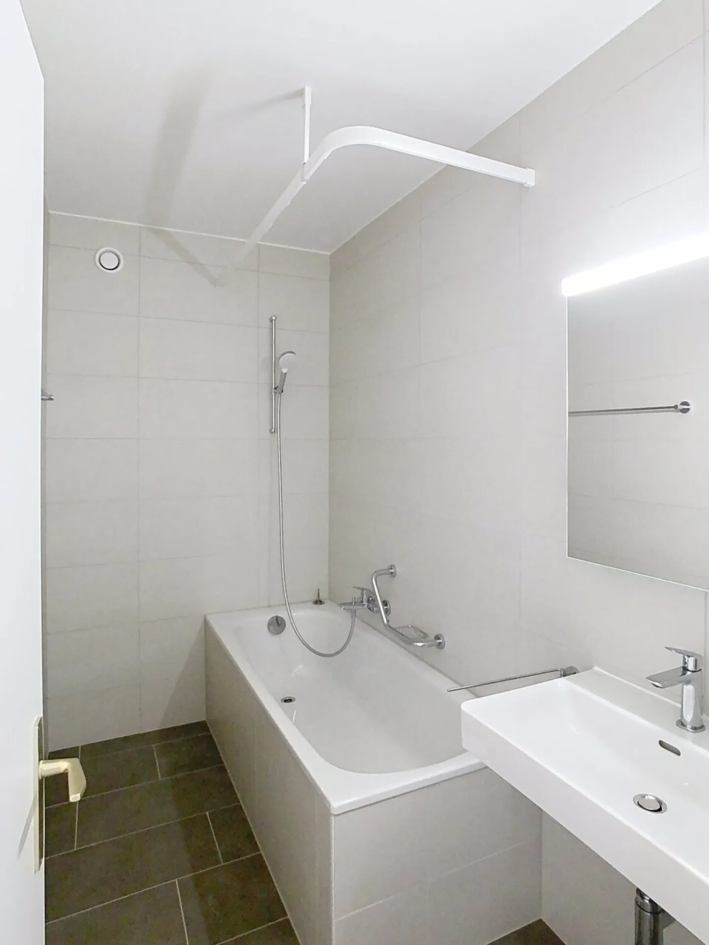 Charming accommodation very well located and completely renovated - Photo 9 of 13