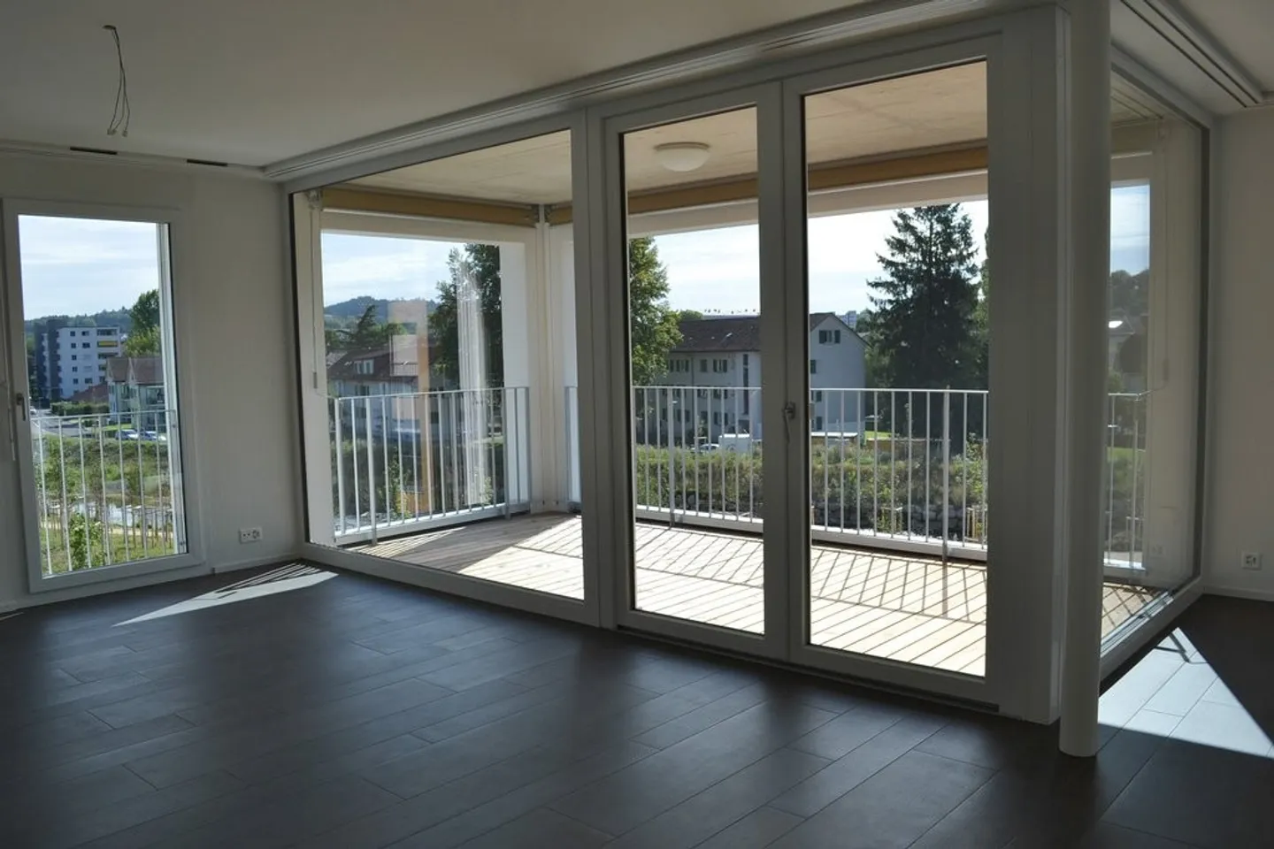 Appartamento moderno con loggia a Bienne - Foto 2 di 11