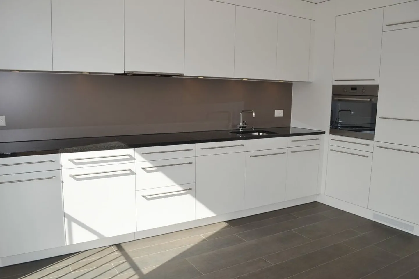 Appartamento moderno con loggia a Bienne - Foto 6 di 11