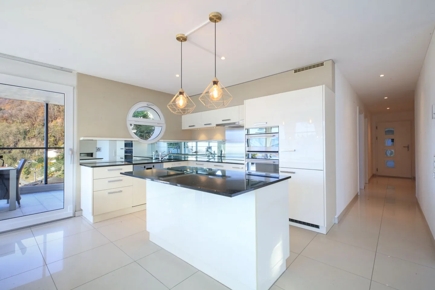 GORDOLA - Interesting apartment with private pool - Photo 3 of 19