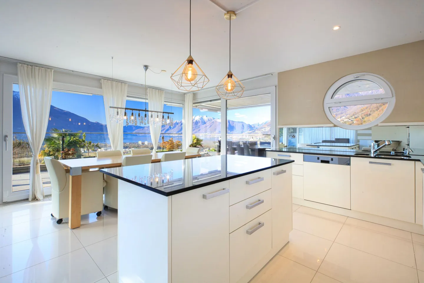 GORDOLA - Interesting apartment with private pool - Photo 2 of 19