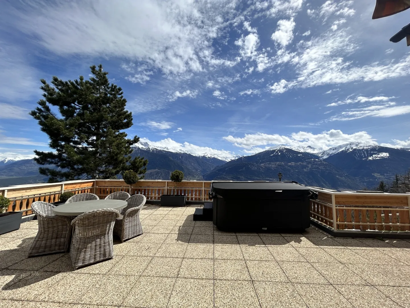 Chalet de Luxe avec Espace Bien-Être - Photo 10 sur 25