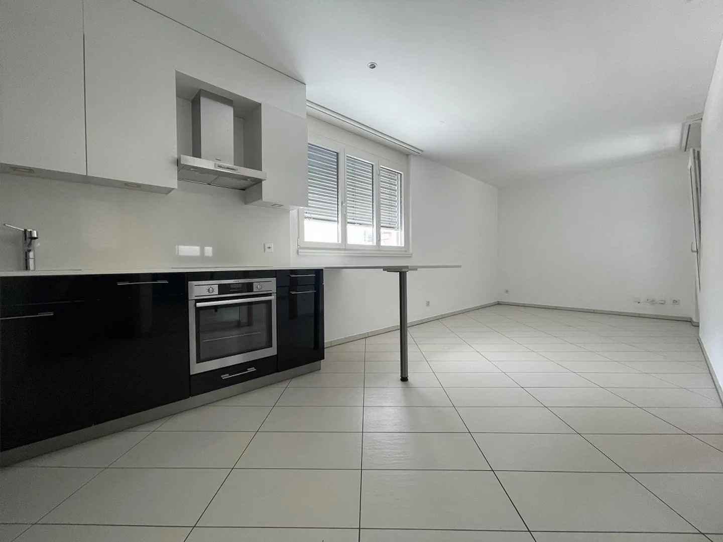 UNMISSABLE 2.5 APARTMENT IN CENTRAL AREA - Photo 7 of 12