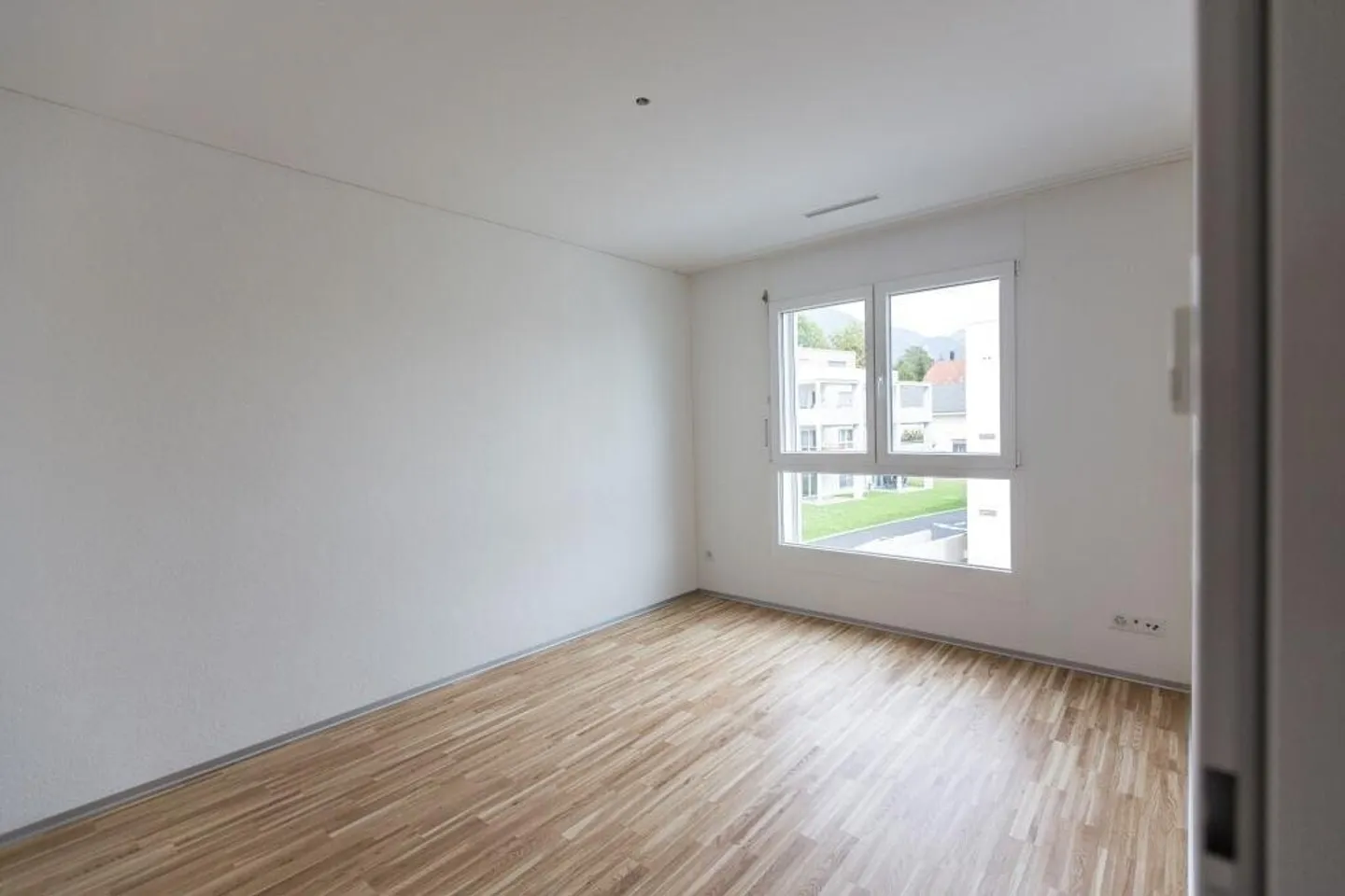 Apartment for rent - Photo 3 of 6