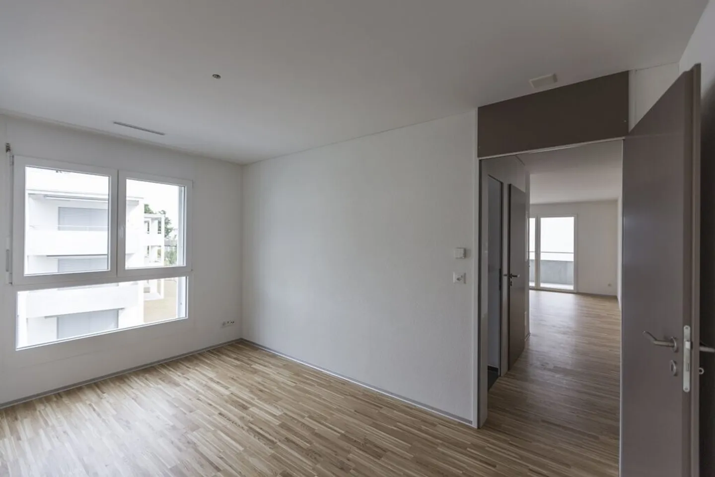 Apartment for rent - Photo 4 of 6