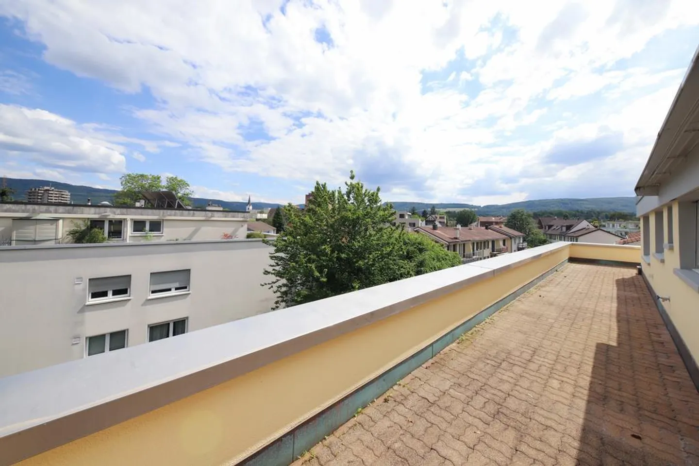 City-close living in Reinach BL with large terrace - Photo 4 of 12