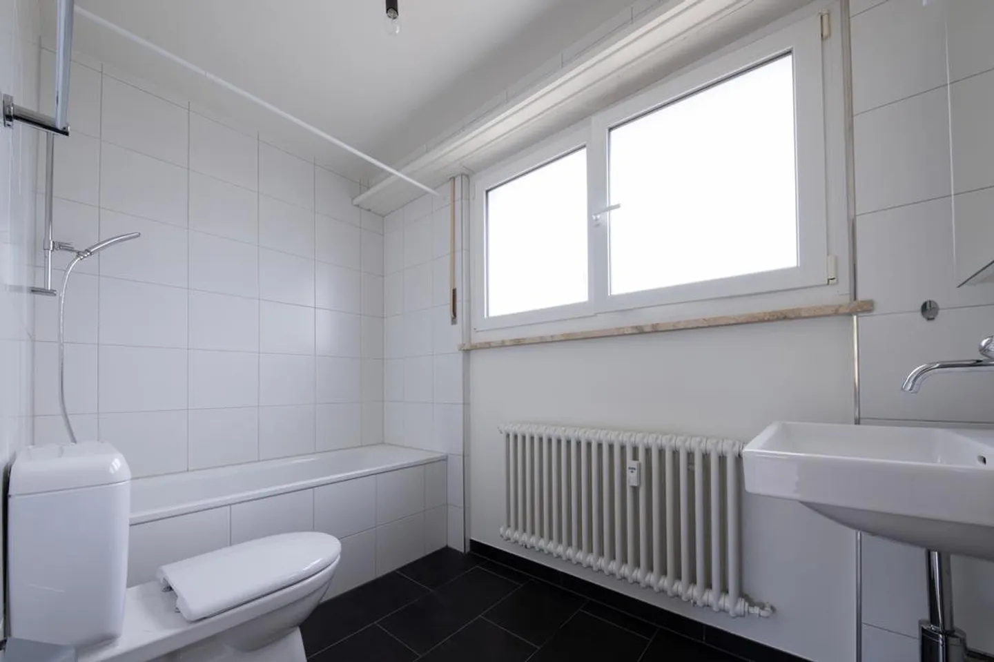 City-close living in Reinach BL with large terrace - Photo 9 of 12
