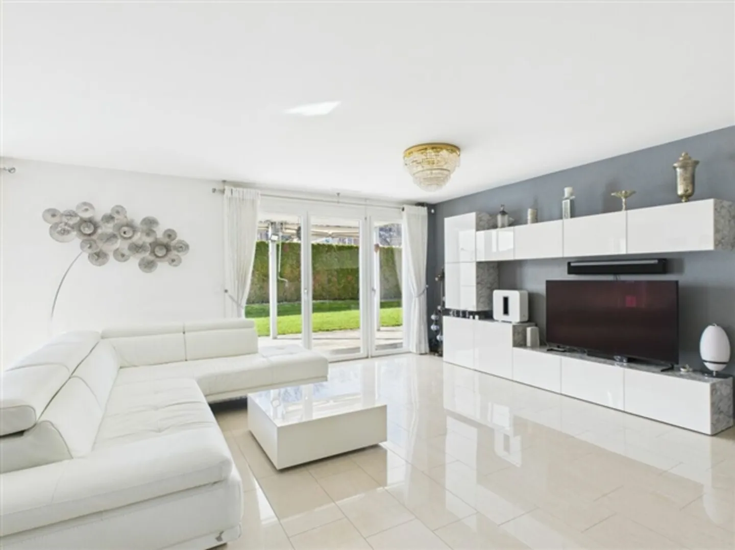 «HOCHWERTIGER WOHNKOMFORT - MODERN UND ZENTRAL GELEGEN» - Foto 1 von 7