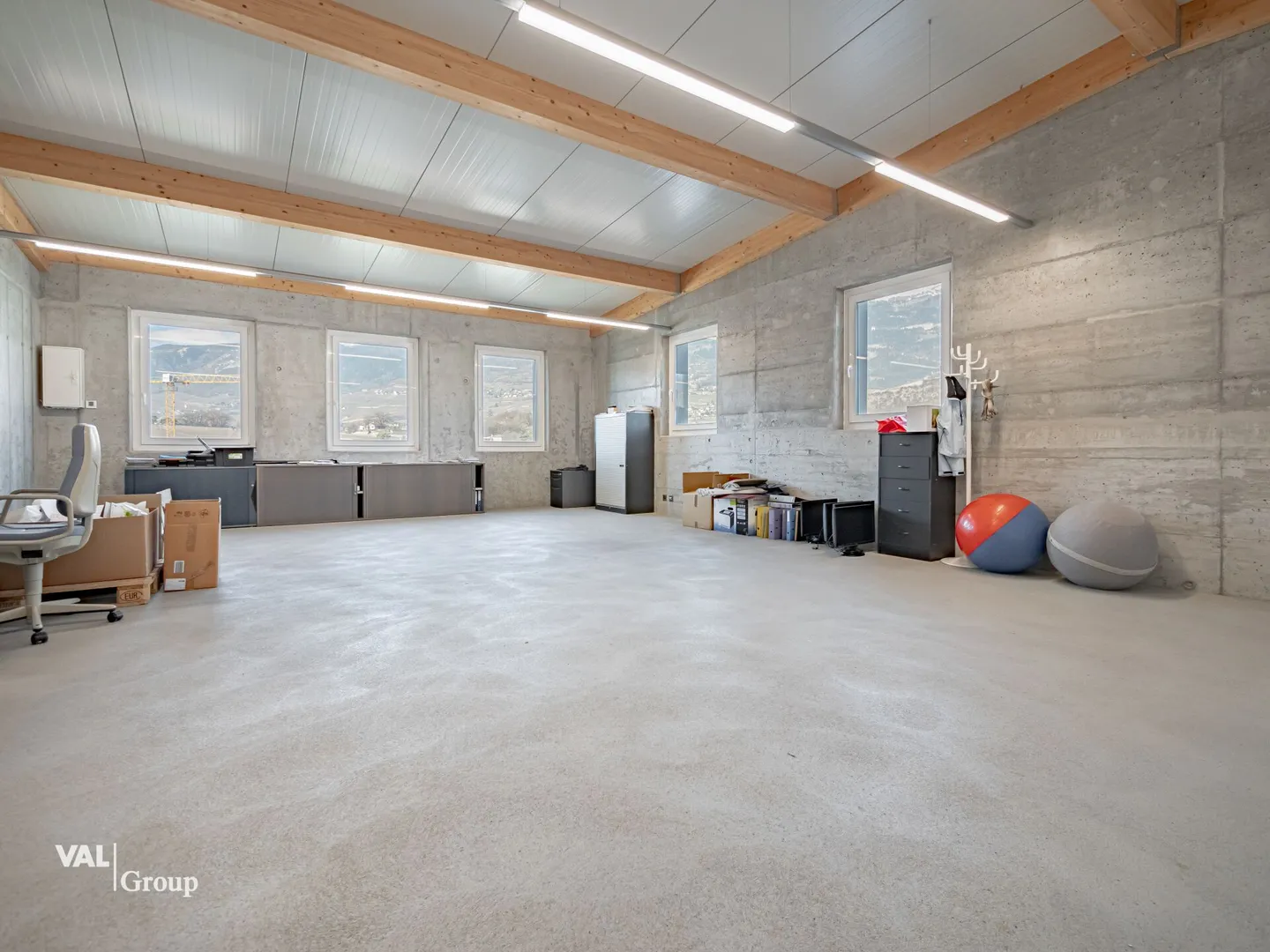 Moderna hall commerciale con rendimento attraente - Foto 6 di 10