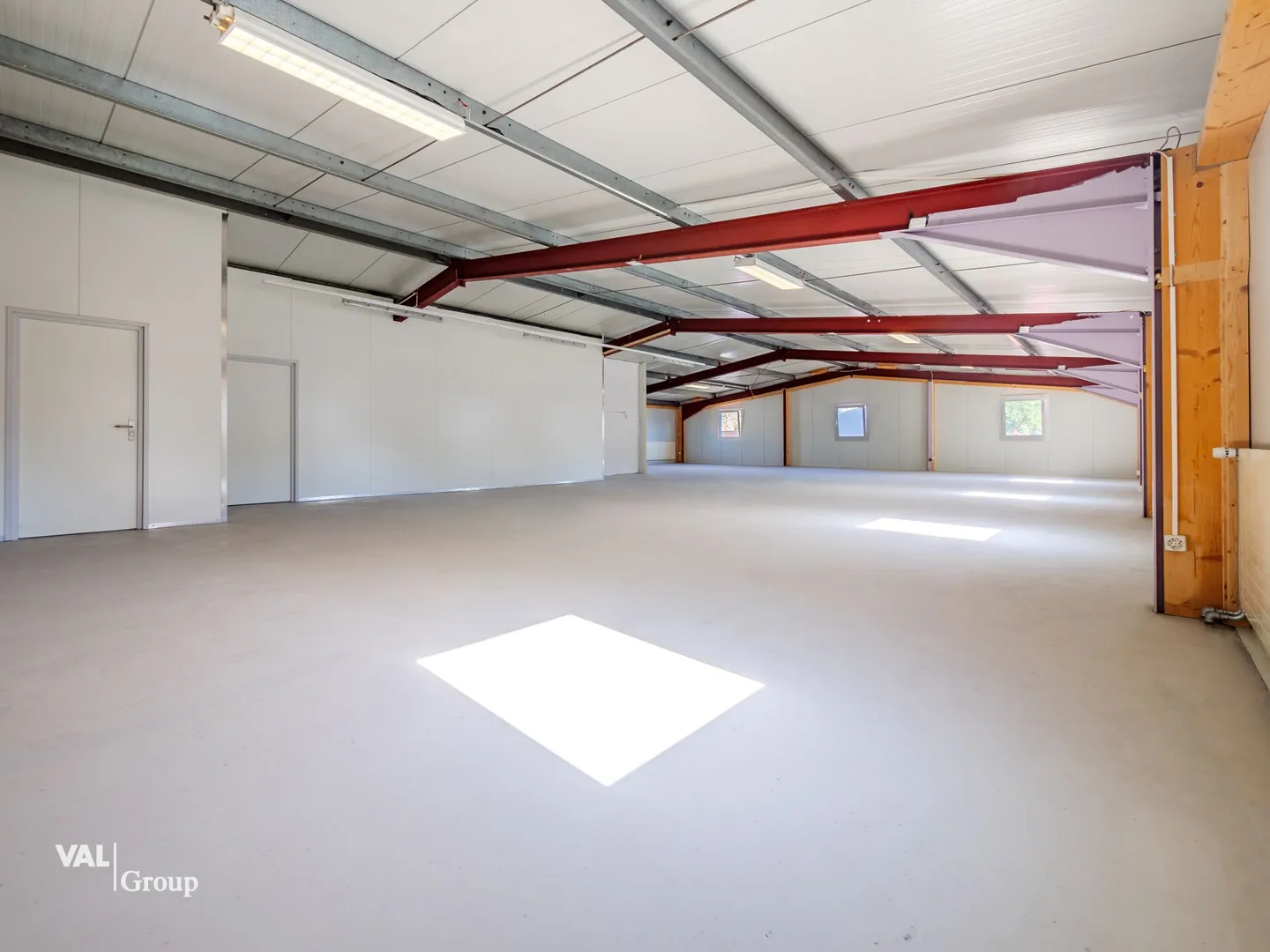 Moderna hall commerciale con rendimento attraente - Foto 7 di 10