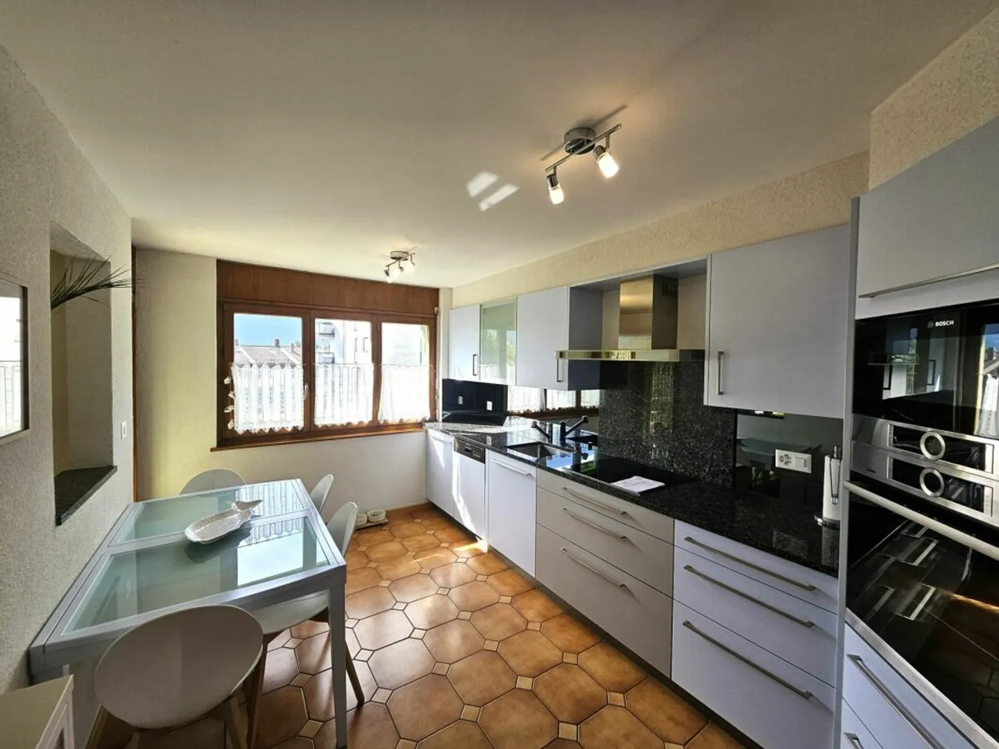 Wunderschöne möblierte 4,5-Zimmer-Wohnung in Leytron - Foto 3 von 13