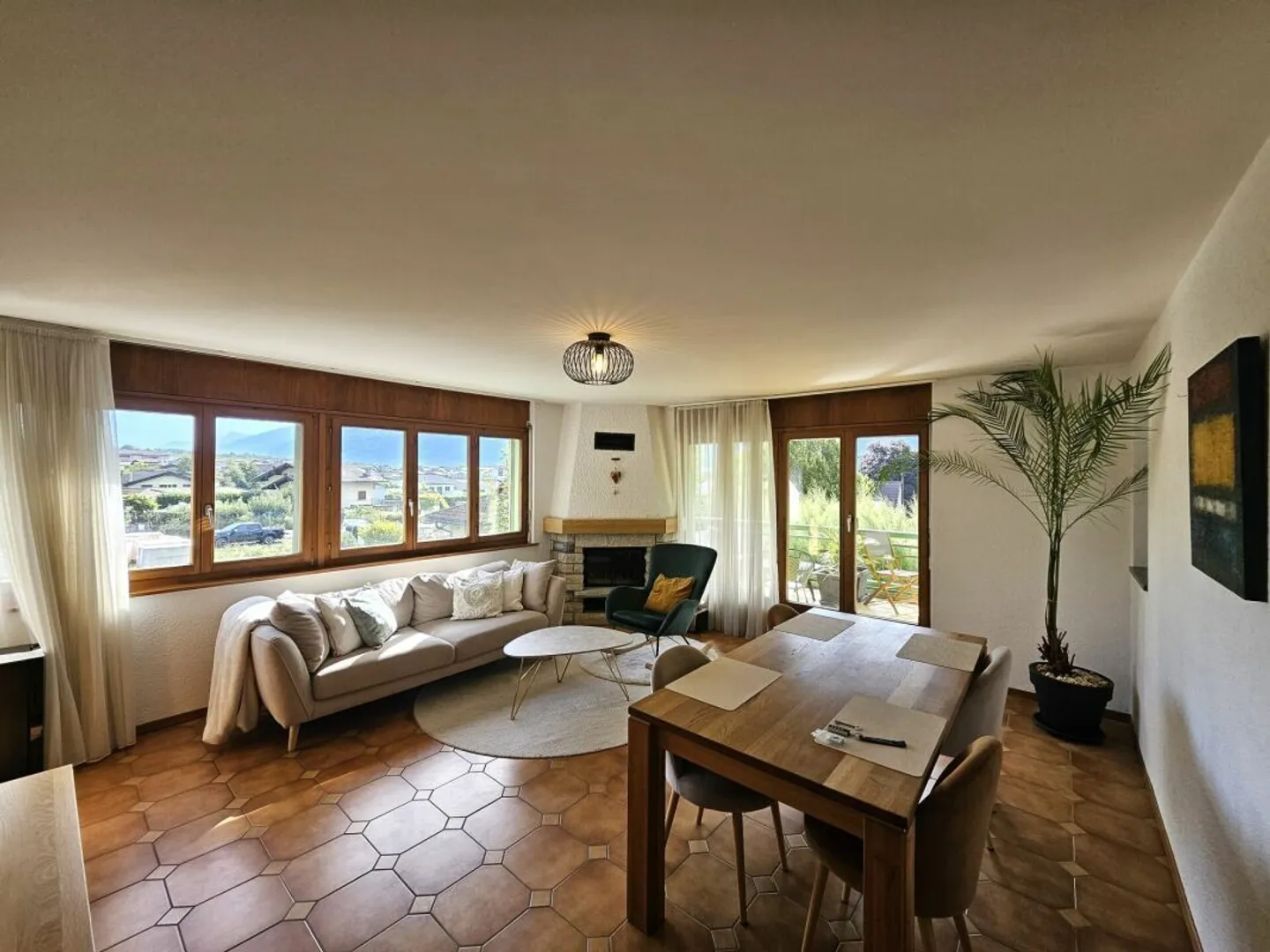 Wunderschöne möblierte 4,5-Zimmer-Wohnung in Leytron - Foto 1 von 13