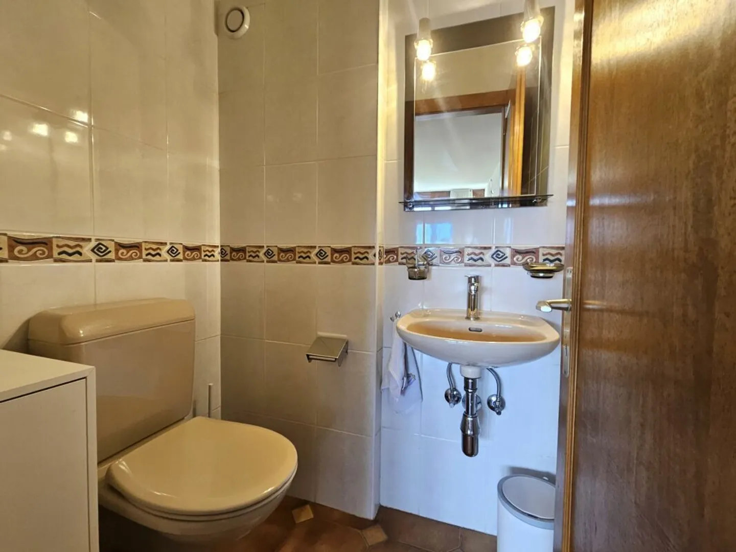 Wunderschöne möblierte 4,5-Zimmer-Wohnung in Leytron - Foto 11 von 13