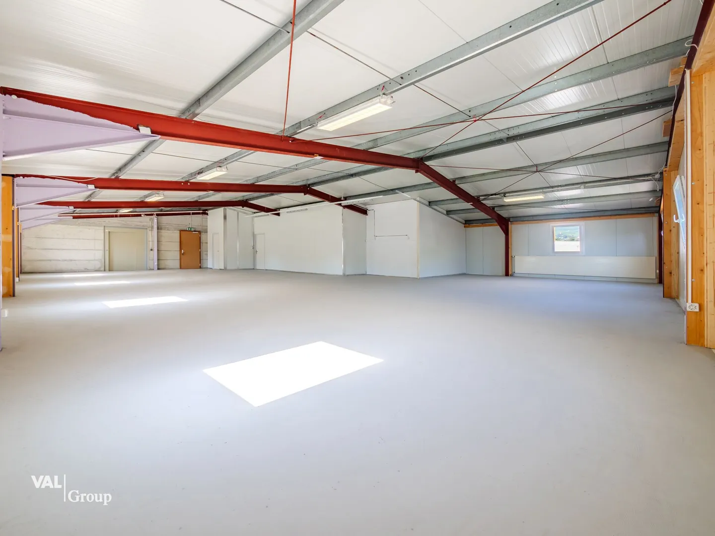 Moderna hall commerciale con rendimento attraente - Foto 8 di 10