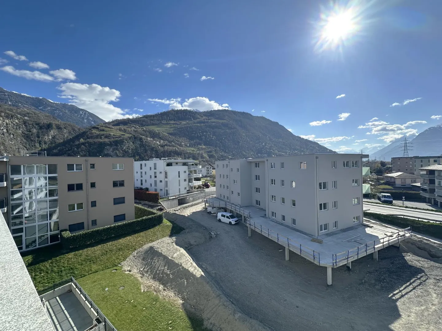 Aproz (Sion) - Appartamento attico di 2.5 locali con balcone e posto auto - Foto 1 di 13