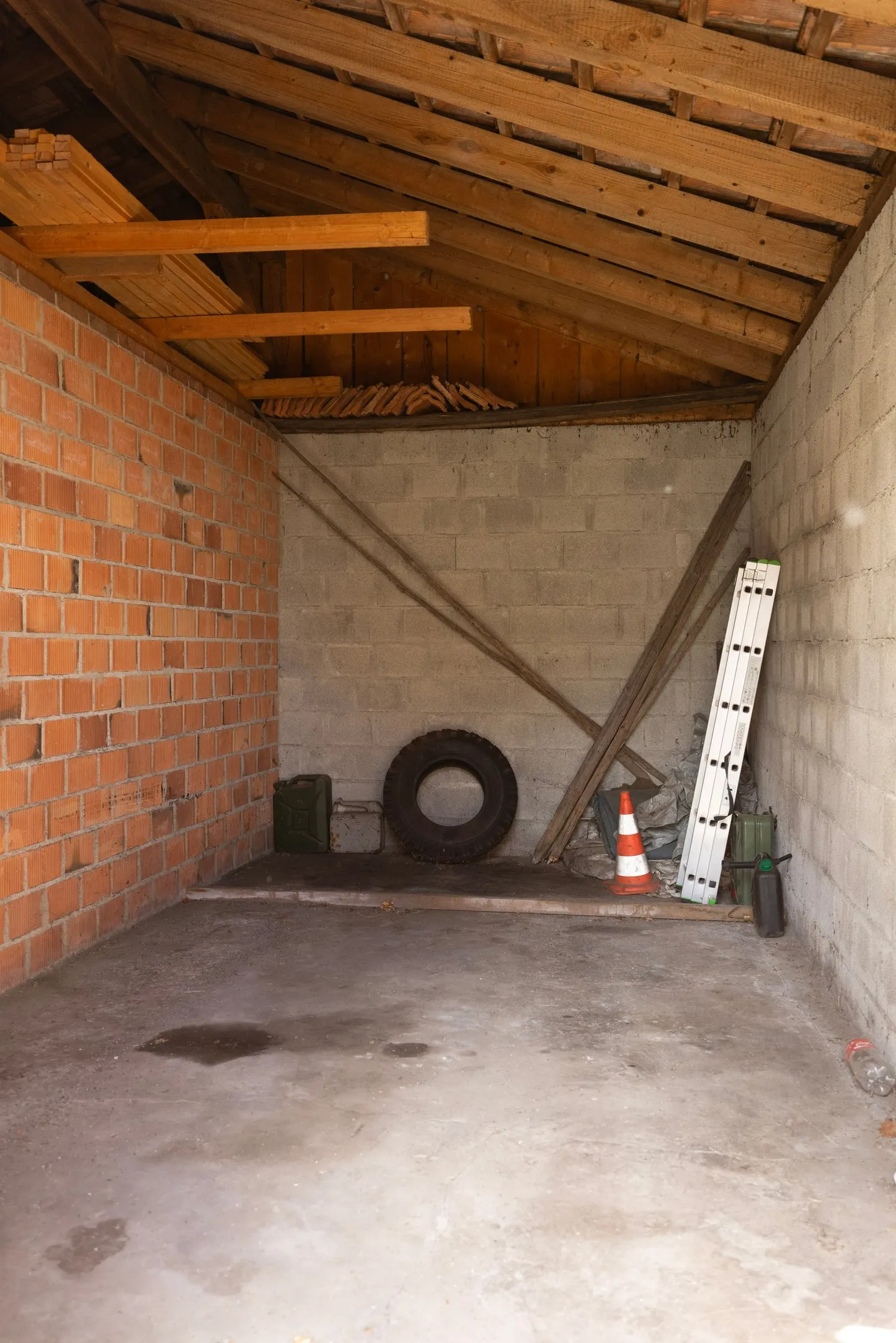 4-Room House with Private Garden - Photo 11 of 11
